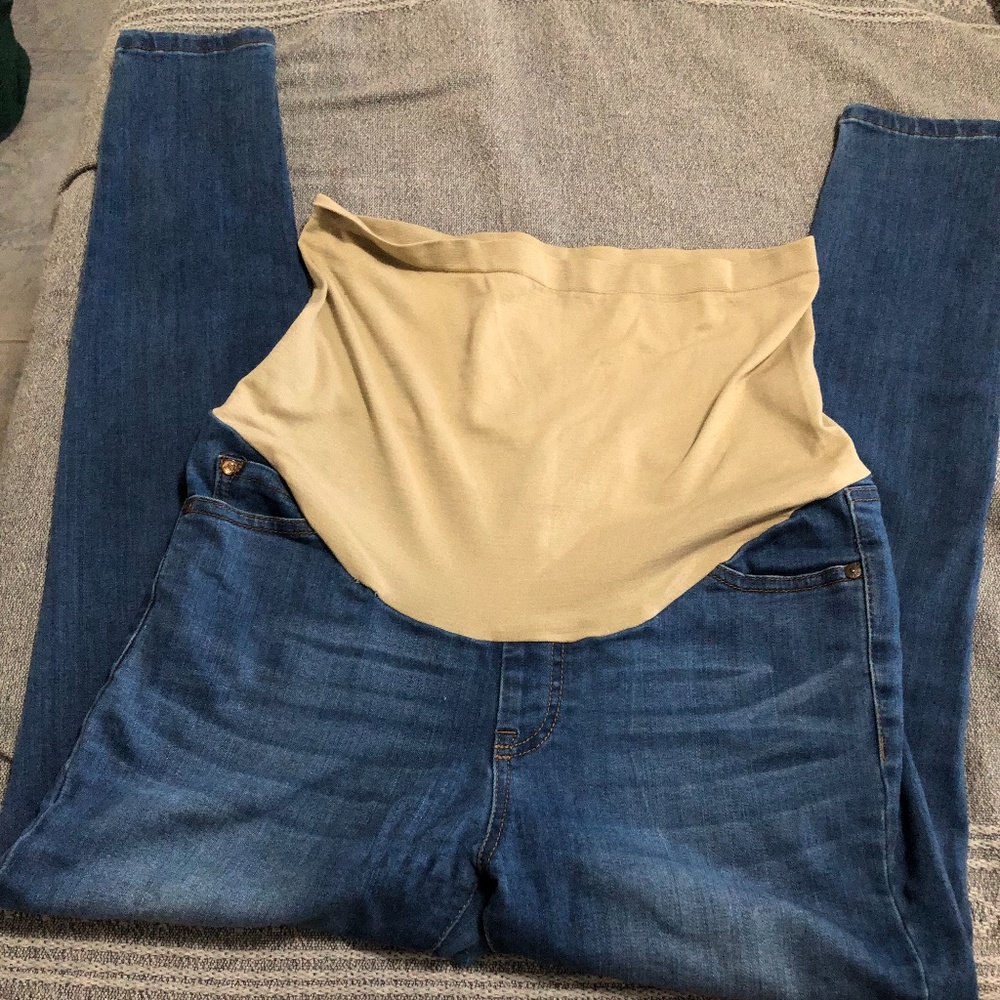 Maternity light skinny jeans